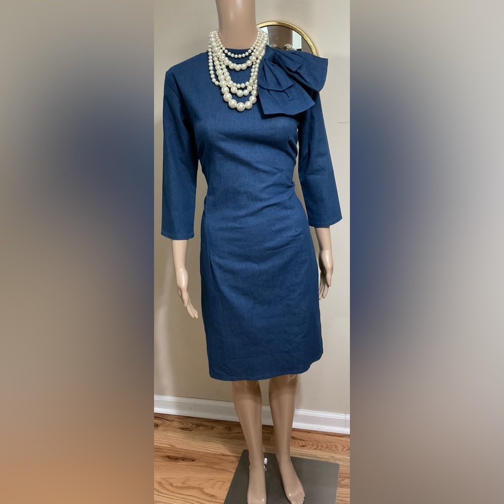Chic Navy Midi Dress with Bow Accent